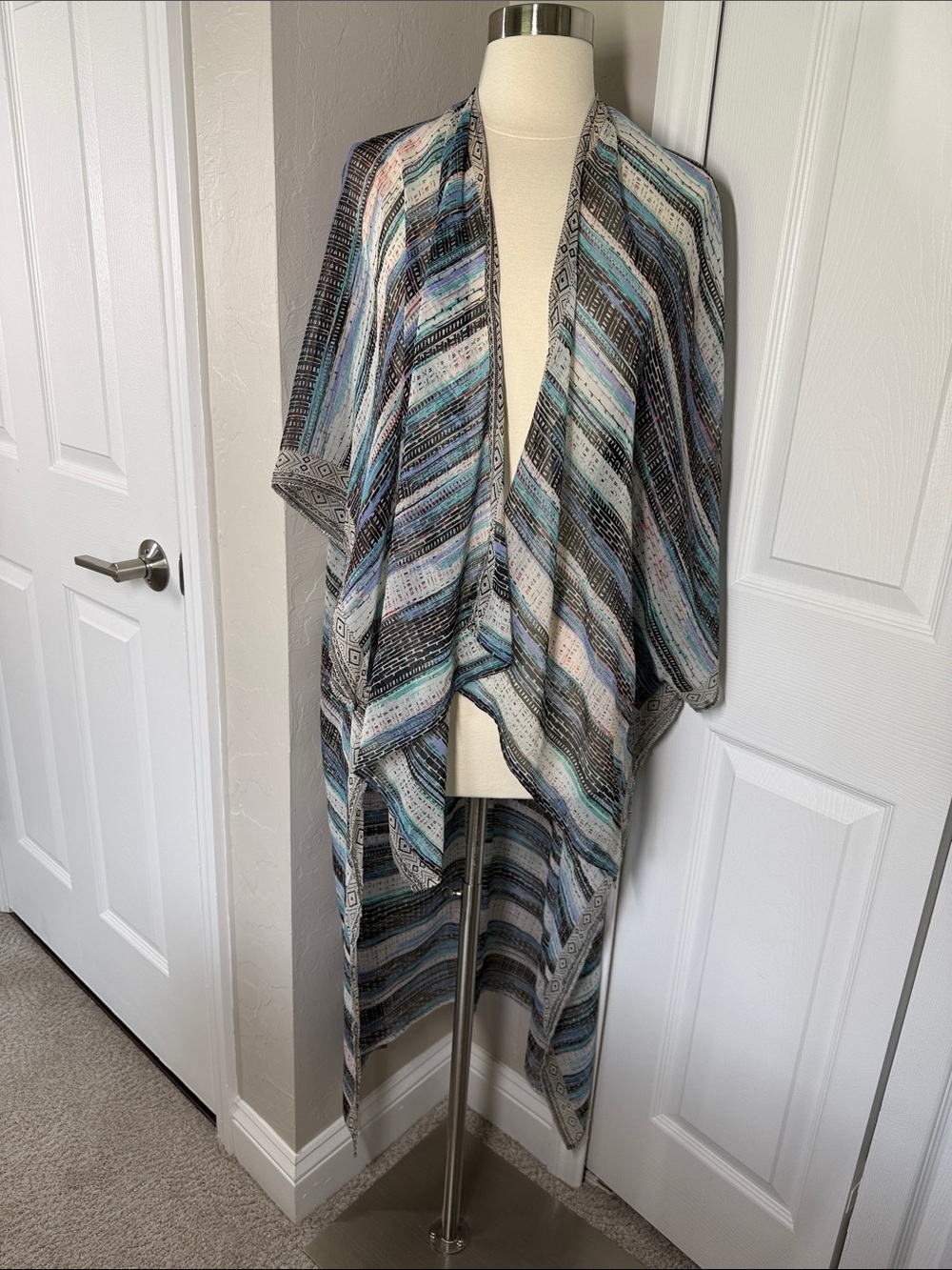BCBGeneration boho striped sheer kimono topper hi-low O/S